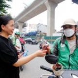 Báo Dân Việt đưa tin Xuất hiện “Trạm ATM nước lạnh” miễn phí cho người đi đường tại Hà Nội tại 141 Phố Vọng