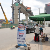 Cây ATM nước mát’ miễn phí giữa ngày hè oi bức ở Thủ đô Hà Nội – Báo Vietnamplus đưa tin